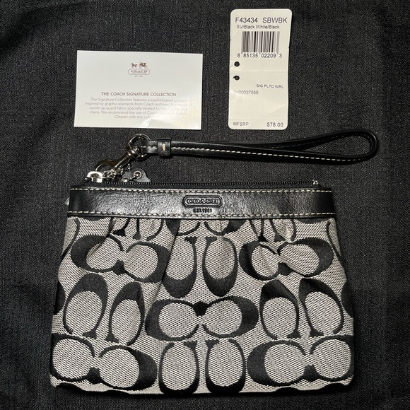 Coach Handbags - Coach signature pleated wristlet